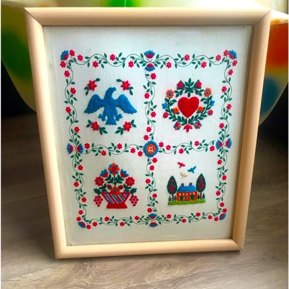 Vintage crewel handmade wall hanging cottage birds floral bohemian vibes - Picture 2 of 6